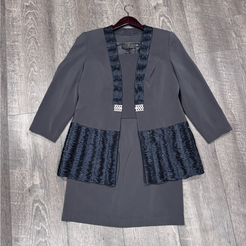 Louise‎ Ricci Size 12 Elegant Black Women's Jacket and Skirt Suite with Accents